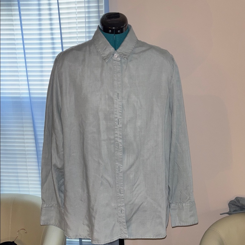 Chico's Casual Light Gray Button Down Shirt